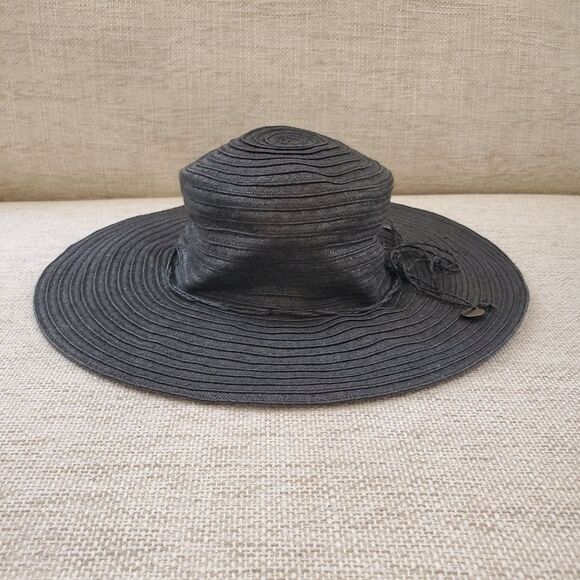 Lucy Love Floppy Beach Hat - Picture 1 of 9